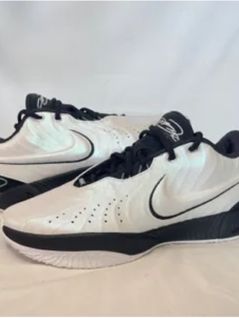 Original Nike LeBron 21 Conchiolin - Iridescent White leather (size W/7.5 M/5.5)